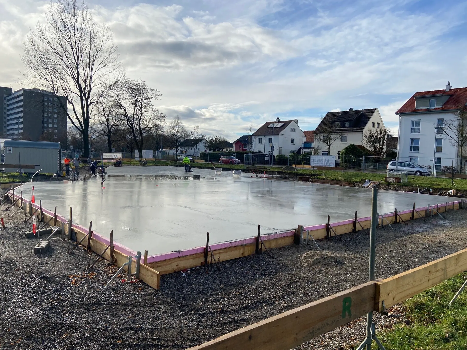 Bild der gegossenen Betonplatte der neuen Kletterhalle als Dokumentation des Baufortschritts | © DAV Sektion Hohenstaufen Göppingen