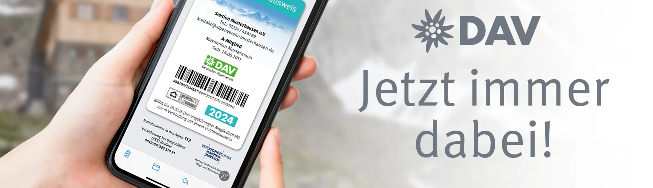 Mobiltelefon mit Bild vom digitalen Mitgliedsausweis des DAV | © DAV